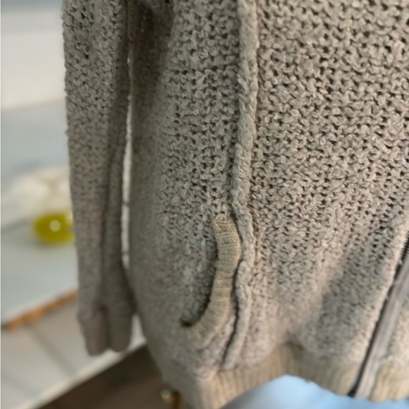 Cream Textured Zip-Up Sweater‎ - Picture 6 of 10